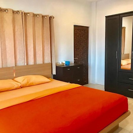 Hiranyika Cafe & Bed Hostel Koh Samui Exterior photo