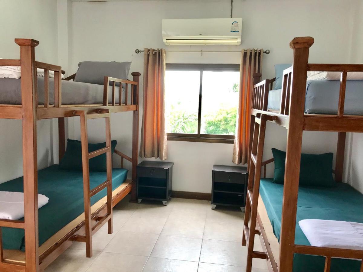 Hiranyika Cafe & Bed Hostel Koh Samui Exterior photo