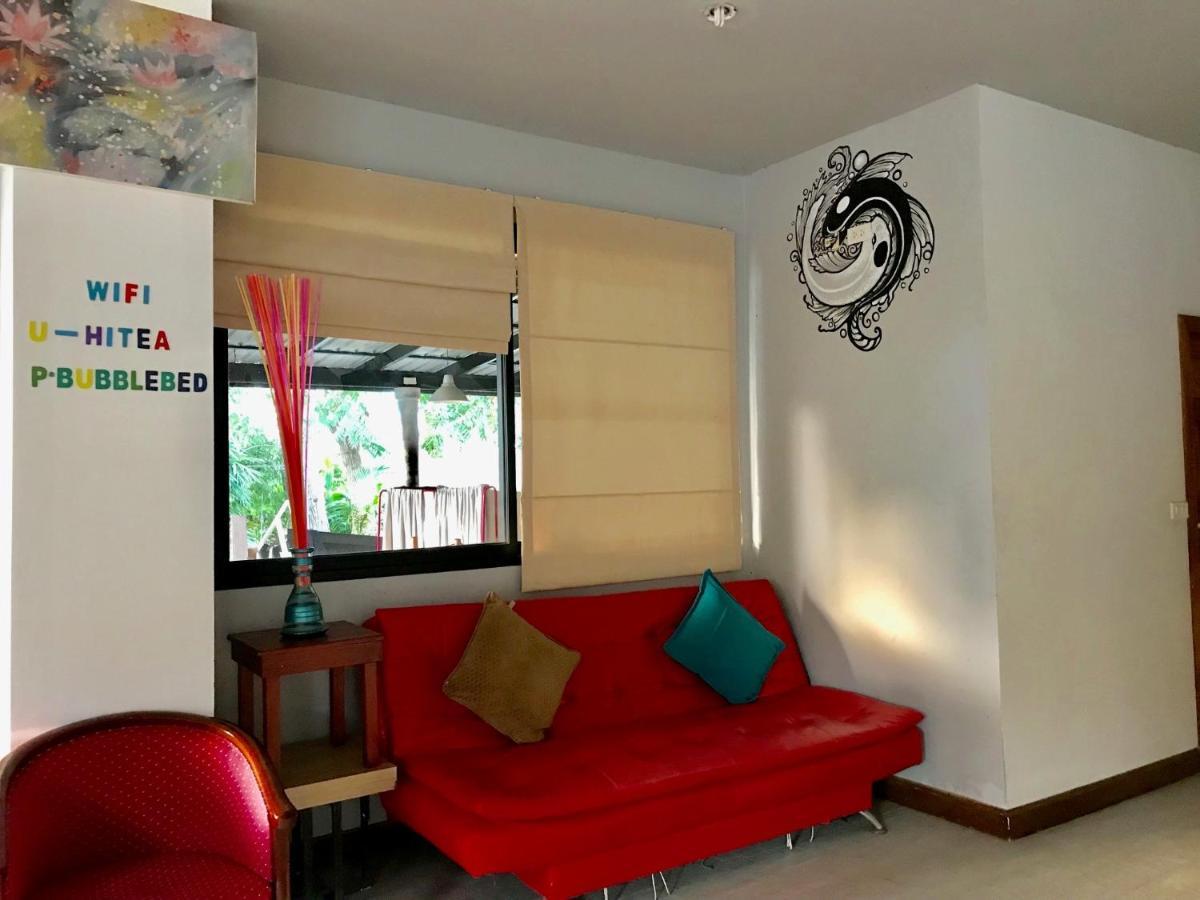 Hiranyika Cafe & Bed Hostel Koh Samui Exterior photo